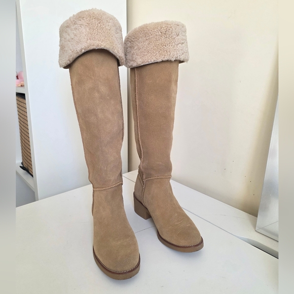 Coach Janelle Suede With Shearling Lining Knee-High Boots. Size 6.5 - Picture 4 of 14